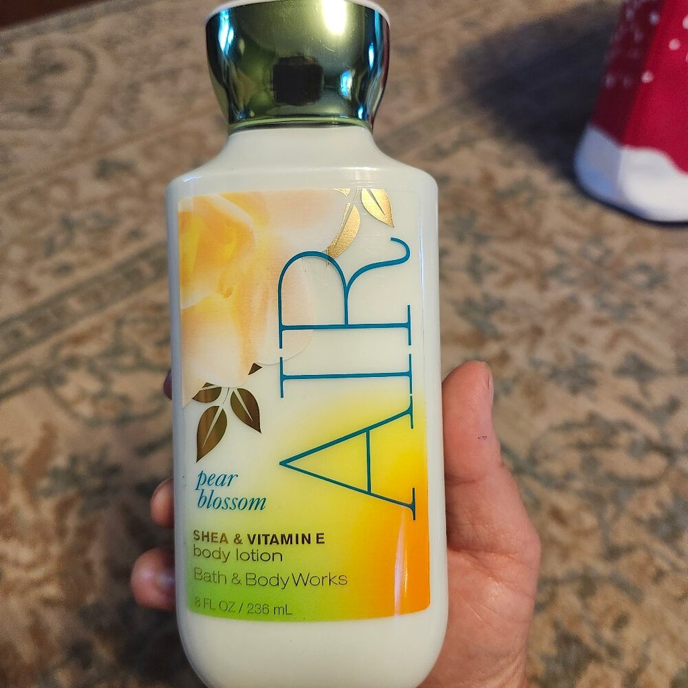 NEW AIR PEAR BLOSSOM Bath & Body Works Body Cream Lotion 8 oz discontinue